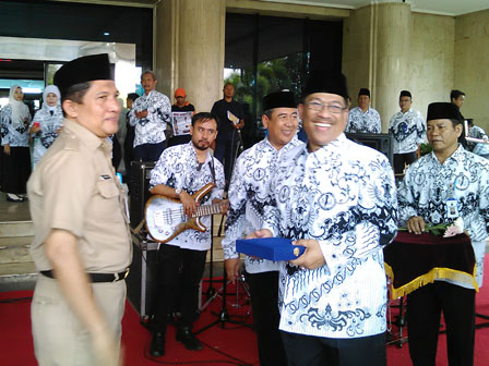 Pencarian PGRI Antapani - Persatuan Guru Republik Indonesia Cabang Antapani